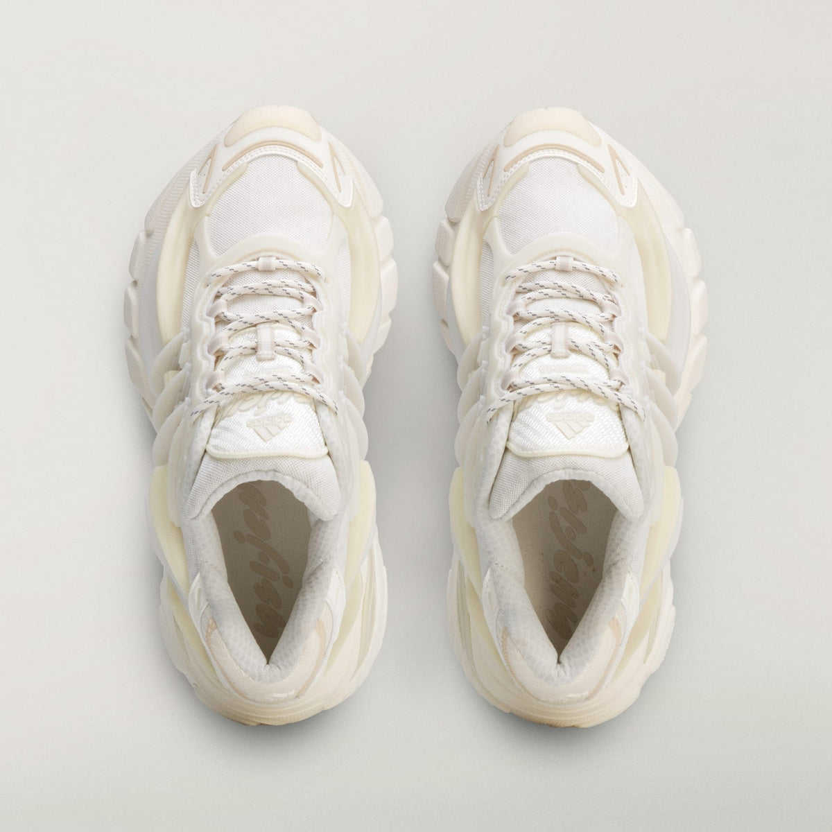 PW Adistar Jellyfish "Chalk White Off White Bliss"